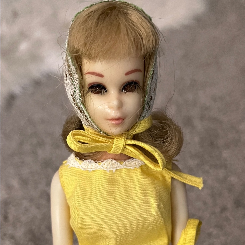 Vintage Francie doll in Fresh as a Daisy #1254 - Picture 2 of 5